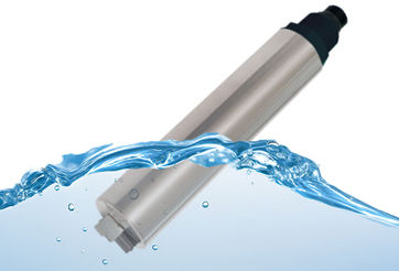 Self-cleaning sludge concentration sensor